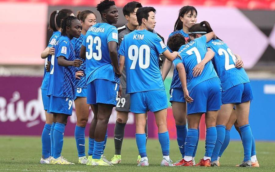 关于著名教练：女足战队准备迎战对手的信息